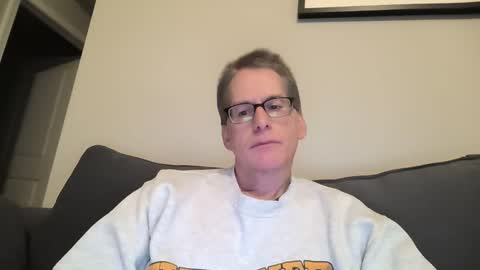 Snapshot of budman004 chatting on 05/03/26, 01:33 budman004 online show from 05/03/26, 01:33