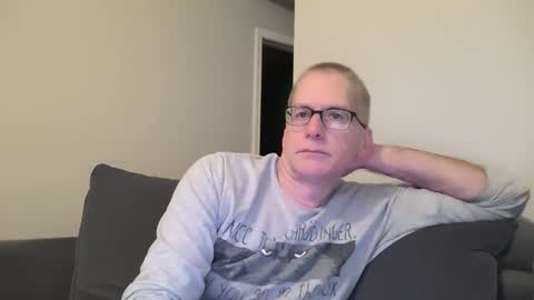 Snapshot of budman004 chatting on 05/24/26, 03:11 budman004 online show from 05/24/26, 03:11