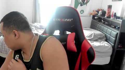 buffsexyman24 online show from 02/20/25, 05:51