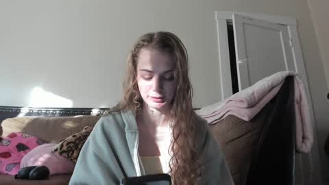 Snapshot of buffybarloe chatting on 12/03/24, 03:11 Buffy online show from 12/03/24, 03:11