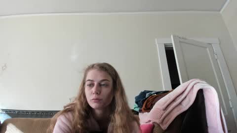 Snapshot of buffybarloe chatting on 12/15/24, 04:37 Buffy online show from 12/15/24, 04:37