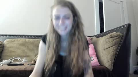 Snapshot of buffybarloe chatting on 12/21/24, 04:41 Buffy online show from 12/21/24, 04:41