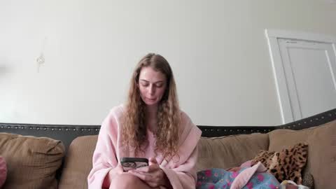 Snapshot of buffybarloe chatting on 02/09/25, 07:30 Buffy online show from 02/09/25, 07:30