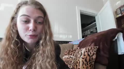 Snapshot of buffybarloe chatting on 03/09/25, 06:21 Buffy online show from 03/09/25, 06:21