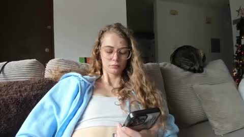 Snapshot of buffybarloe chatting on 11/23/25, 06:19 Buffy online show from 11/23/25, 06:19