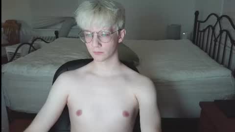 Snapshot of bugboy08 chatting on 06/25/26, 03:39 bugboy08 online show from 06/25/26, 03:39