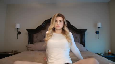 Snapshot of buitifulblonde chatting on 04/17/26, 05:16 buitifulblonde online show from 04/17/26, 05:16