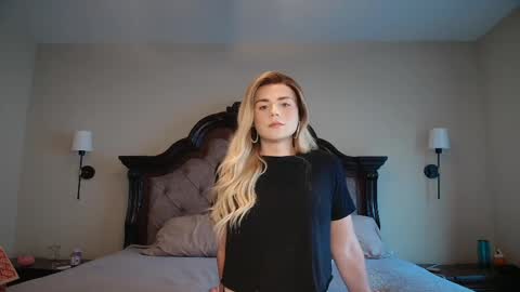 Snapshot of buitifulblonde chatting on 05/27/26, 05:54 buitifulblonde online show from 05/27/26, 05:54