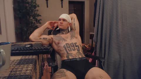 Snapshot of bulatov_x chatting on 01/28/25, 01:29 Dmitriy online show from 01/28/25, 01:29