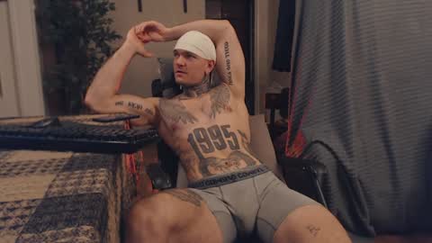 Snapshot of bulatov_x chatting on 02/02/25, 12:40 Dmitriy online show from 02/02/25, 12:40