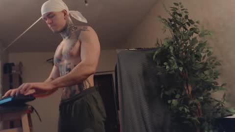 Snapshot of bulatov_x chatting on 02/11/25, 06:44 Dmitriy online show from 02/11/25, 06:44