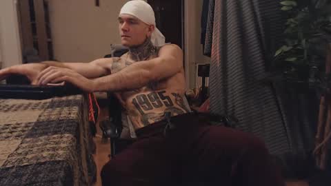 Snapshot of bulatov_x chatting on 03/06/25, 05:54 Dmitriy online show from 03/06/25, 05:54