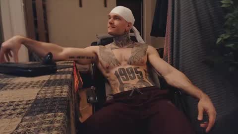 Snapshot of bulatov_x chatting on 03/08/25, 06:16 Dmitriy online show from 03/08/25, 06:16