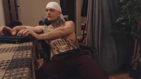 Snapshot of bulatov_x chatting on 03/09/25, 04:33 Dmitriy online show from 03/09/25, 04:33