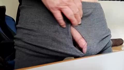 Snapshot of bulkyboners chatting on 02/02/25, 03:07 ejaculation for 250 online show from 02/02/25, 03:07