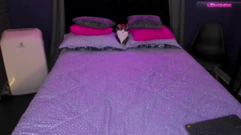 Bunny and The Rock online show from 10/16/25, 11:17