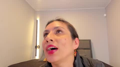 Snapshot of bulma_bambina_ chatting on 05/27/26, 01:57 Bulma Bambina online show from 05/27/26, 01:57