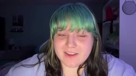 bumblebeebuzzer online show from 02/13/25, 03:50