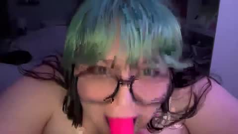 bumblebeebuzzer online show from 02/14/25, 03:54