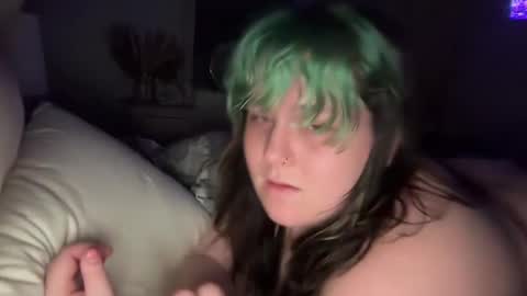 bumblebeebuzzer online show from 02/17/25, 08:19