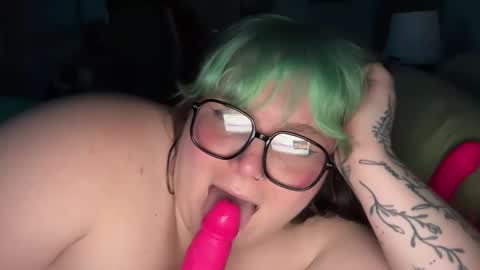 bumblebeebuzzer online show from 02/19/25, 07:06