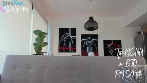 Snapshot of bumbum_kalibum chatting on 03/25/26, 09:54 Ivan online show from 03/25/26, 09:54