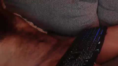 Snapshot of bummy2012 chatting on 12/19/25, 09:27 bummy2012 online show from 12/19/25, 09:27