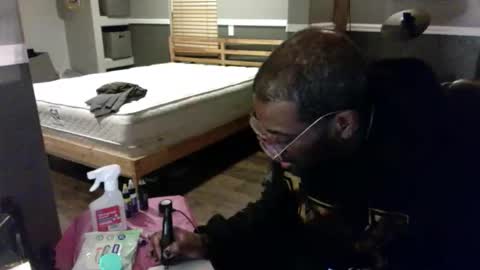 Snapshot of bungalowentertainment chatting on 11/13/25, 06:56 Bungalow Entertainment online show from 11/13/25, 06:56