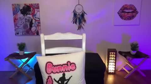 Snapshot of bunnieandthedude chatting on 06/01/26, 12:40 BUNNIE and THE DUDE TheLebowskis online show from 06/01/26, 12:40