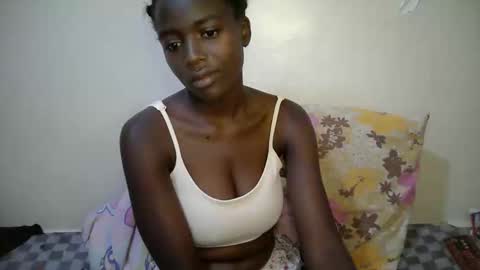 Snapshot of bunny_bliss1 chatting on 04/06/26, 04:46 bunny_bliss1 online show from 04/06/26, 04:46