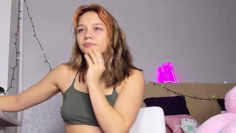 Snapshot of bunny_bonny chatting on 12/16/24, 05:06 Alice online show from 12/16/24, 05:06