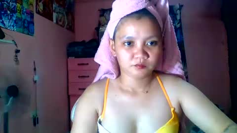 Snapshot of bunny_flower18 chatting on 07/18/26, 12:09 bunny_flower18 online show from 07/18/26, 12:09
