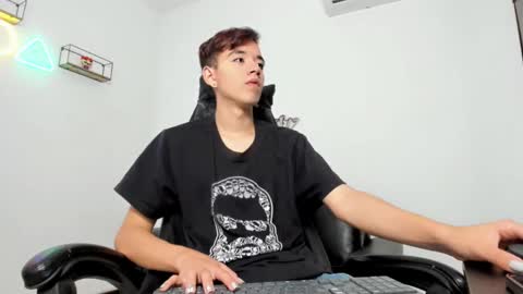 Snapshot of bunny_maxxi chatting on 11/03/25, 12:28 bunny online show from 11/03/25, 12:28