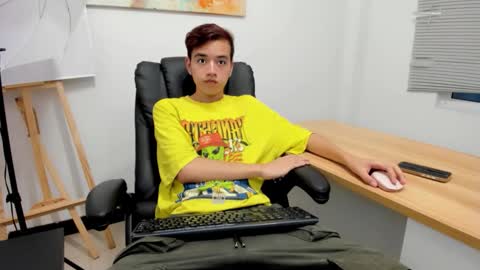 Snapshot of bunny_maxxi chatting on 11/13/25, 12:15 bunny online show from 11/13/25, 12:15