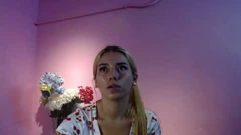 Snapshot of bunny_petit chatting on 12/01/25, 12:21 Buny online show from 12/01/25, 12:21