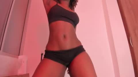 Snapshot of bunny_secrets chatting on 07/13/26, 05:32 Isa online show from 07/13/26, 05:32