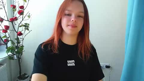 Snapshot of bunnybloom_ chatting on 09/15/25, 05:29 Ariel online show from 09/15/25, 05:29