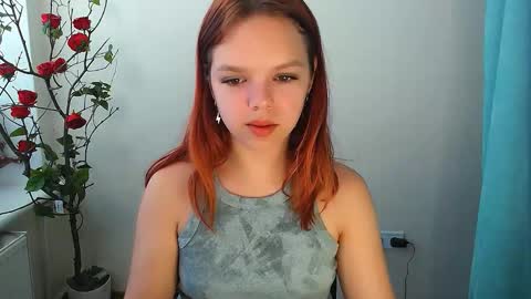 Snapshot of bunnybloom_ chatting on 09/19/25, 03:52 Ariel online show from 09/19/25, 03:52