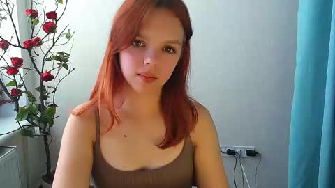 Snapshot of bunnybloom_ chatting on 09/22/25, 08:27 Ariel online show from 09/22/25, 08:27