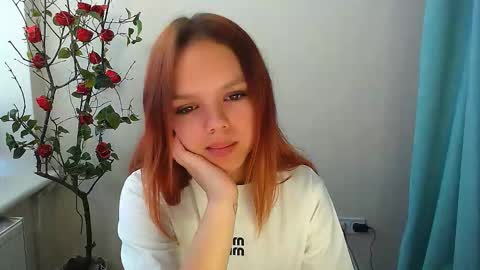 Snapshot of bunnybloom_ chatting on 09/25/25, 04:05 Ariel online show from 09/25/25, 04:05