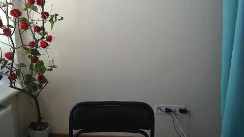 Snapshot of bunnybloom_ chatting on 09/29/25, 05:45 Ariel online show from 09/29/25, 05:45