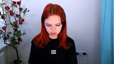 Snapshot of bunnybloom_ chatting on 10/15/25, 04:45 Ariel online show from 10/15/25, 04:45