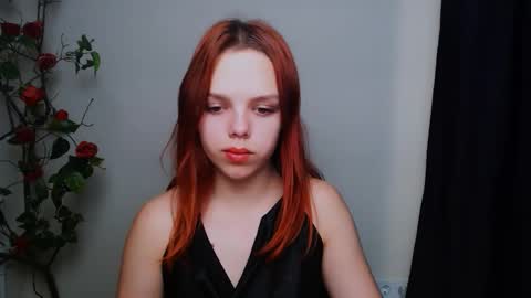 Snapshot of bunnybloom_ chatting on 11/19/25, 08:20 Ariel online show from 11/19/25, 08:20