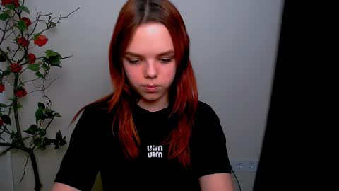 Snapshot of bunnybloom_ chatting on 03/30/26, 08:32 Ariel online show from 03/30/26, 08:32