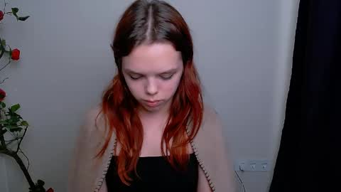 Snapshot of bunnybloom_ chatting on 04/16/26, 09:39 Ariel online show from 04/16/26, 09:39