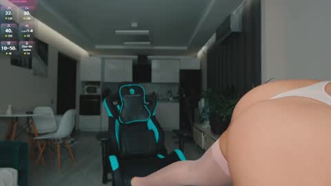 Snapshot of bunnyclide chatting on 04/10/26, 03:56 Bonny and Clide Help us by thumbs up online show from 04/10/26, 03:56