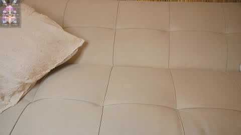 Snapshot of bunnycute_shy chatting on 04/08/26, 12:38 30 Off online show from 04/08/26, 12:38