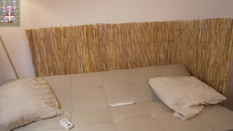 Snapshot of bunnycute_shy chatting on 04/10/26, 12:32 30 Off online show from 04/10/26, 12:32