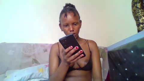 bunnydiva_ online show from 10/27/25, 06:12