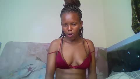 bunnydiva_ online show from 11/17/25, 01:22